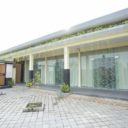 V Canggu Dormitory Kültér fotó