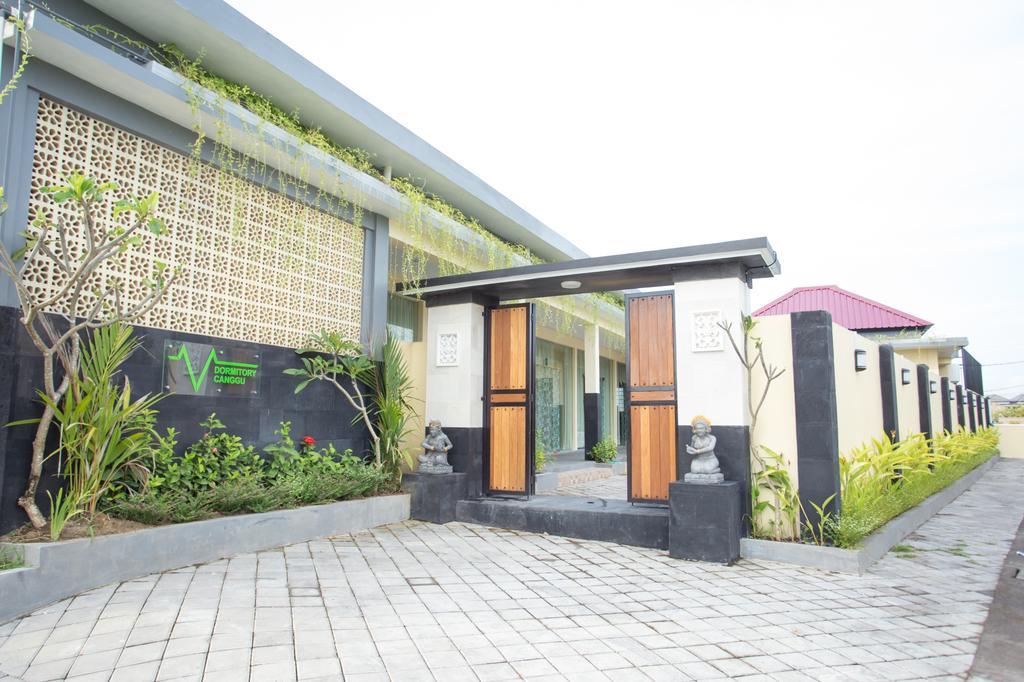 V Canggu Dormitory Kültér fotó