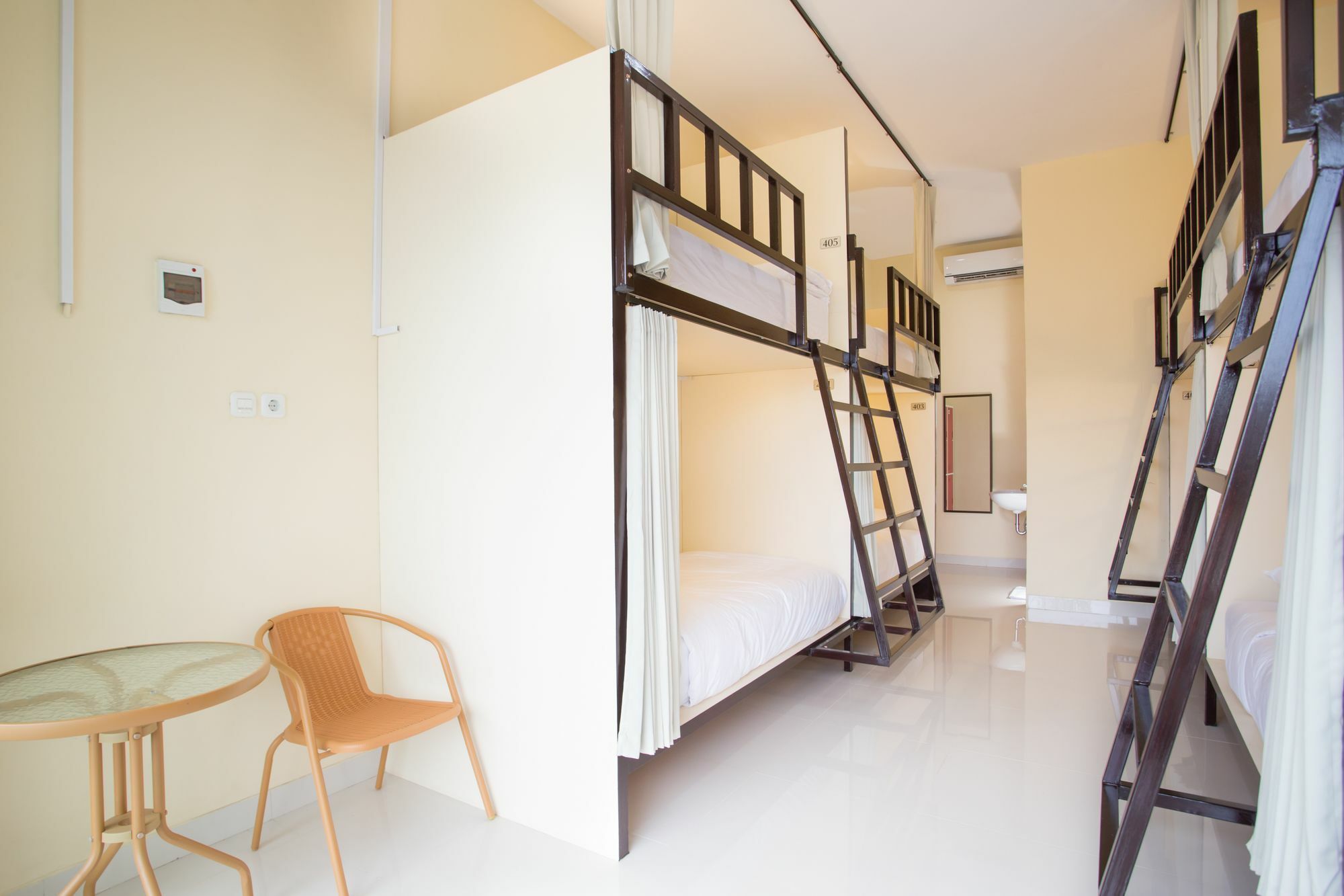 V Canggu Dormitory Kültér fotó