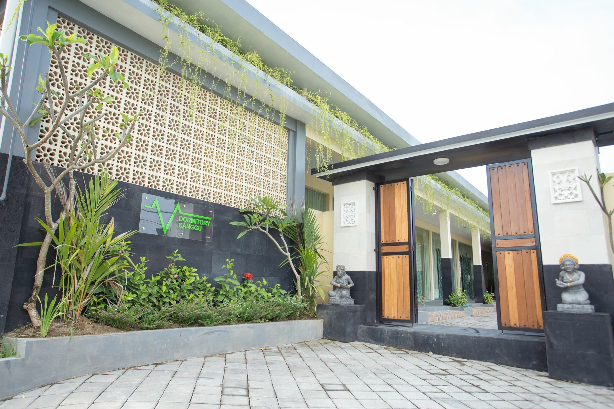 V Canggu Dormitory Kültér fotó